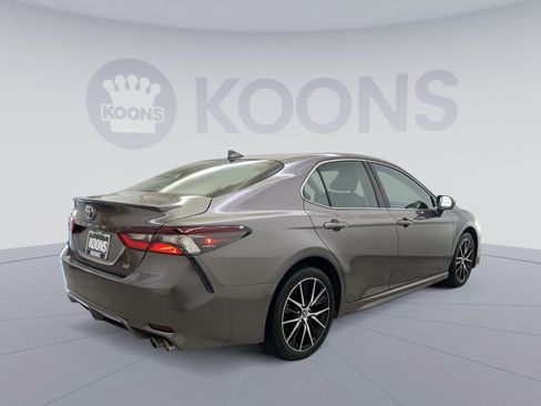 Used 2024 Toyota Camry SE image 5