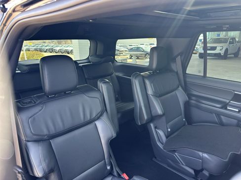 New 2026 Ford Expedition Platinum image 33
