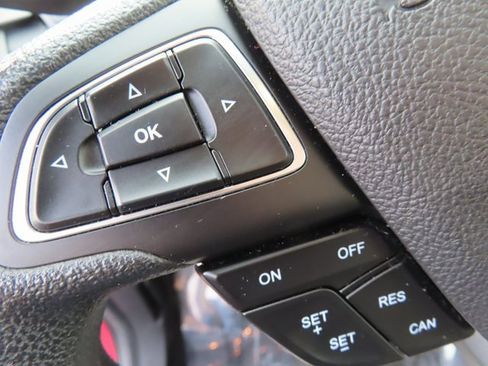 Used 2018 Ford Escape SE w/ SE Sync 3 Package image 17