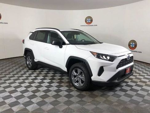 Used 2022 Toyota RAV4 LE AWD/4WD image 15