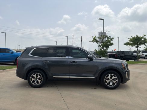 Used 2022 Kia Telluride EX AWD/4WD image 6