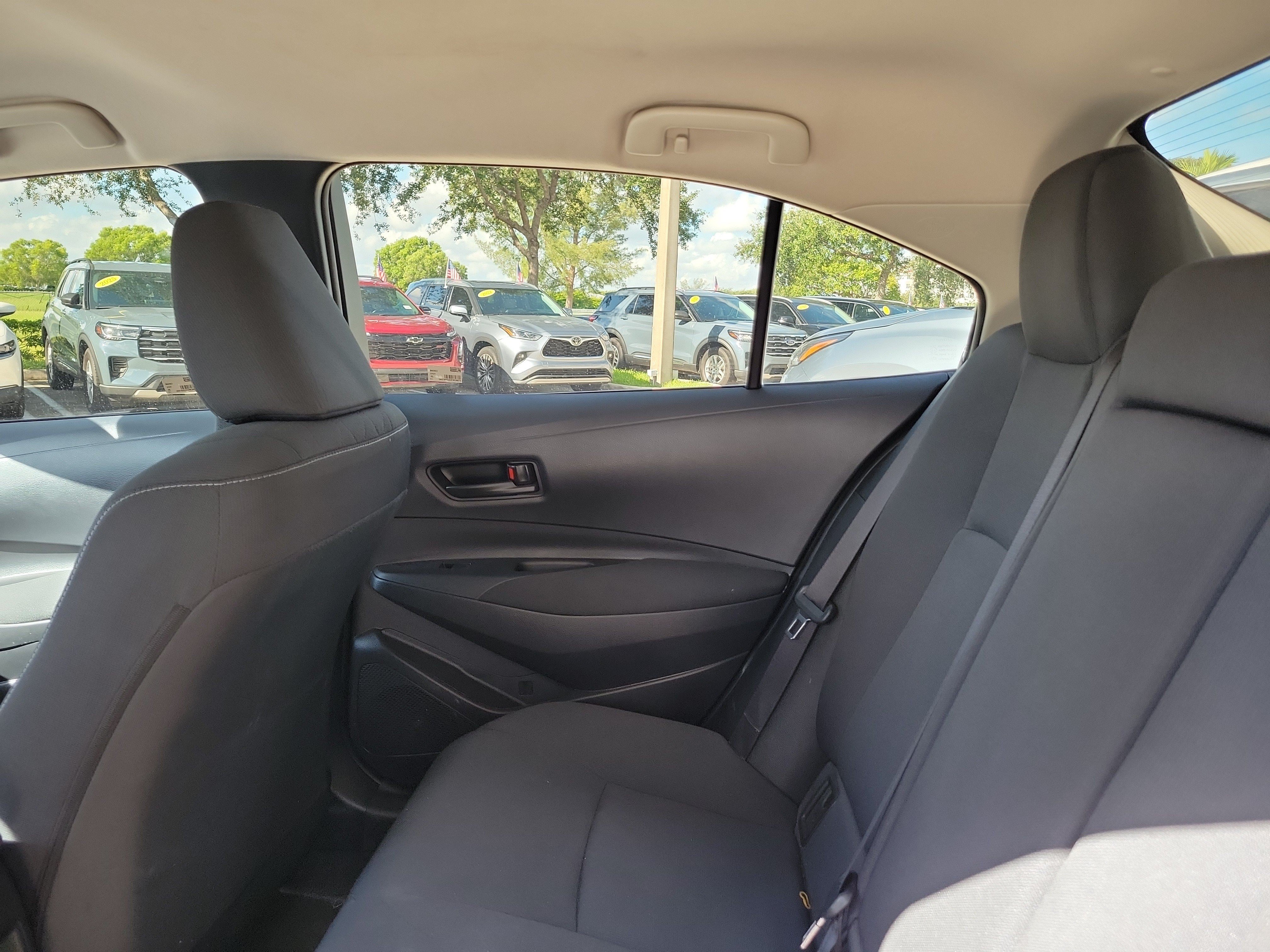 Used 2025 Toyota Corolla LE FWD image 14
