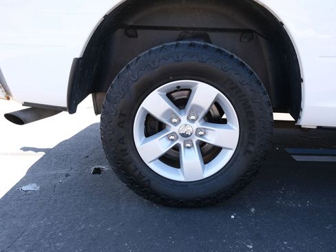 Used 2017 RAM 1500 Express image 17