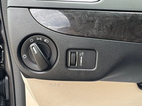 Used 2019 Dodge Grand Caravan SE w/ UConnect Hands-Free Group FWD image 13