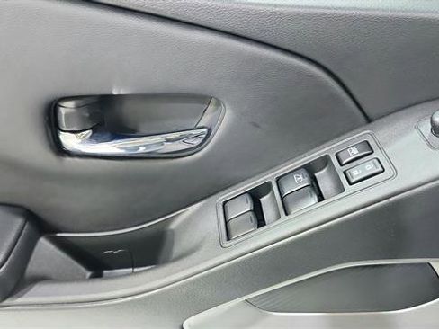 Certified 2025 Nissan Frontier SV w/ SV Convenience Package RWD image 19