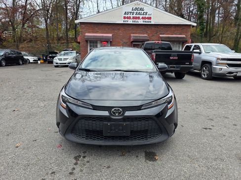 Used 2021 Toyota Corolla LE image 2