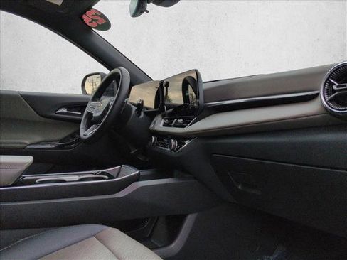 Used 2025 Chevrolet Equinox LT w/ Convenience Package II FWD image 20