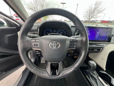 Used 2025 Toyota Camry XLE w/ Premium Plus Package image 45