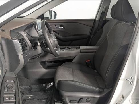 Used 2022 Nissan Rogue SV FWD image 14