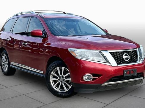 Used 2015 Nissan Pathfinder SL w/ SL Premium Package FWD image 2