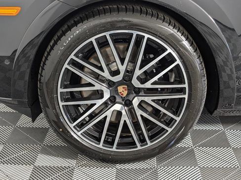 New 2026 Porsche Cayenne GTS image 11