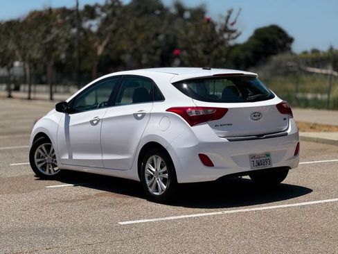 Used 2015 Hyundai Elantra GT FWD image 11