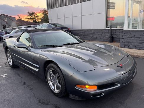 Used 2004 Chevrolet Corvette Convertible w/ Preferred Equipment Group image 12