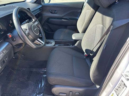 Used 2025 Hyundai Kona SEL image 23