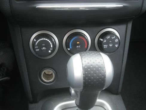 Used 2014 Nissan Rogue S w/ Convenience Package AWD/4WD image 24