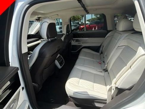 Used 2024 Lincoln Nautilus Black Label AWD/4WD image 5