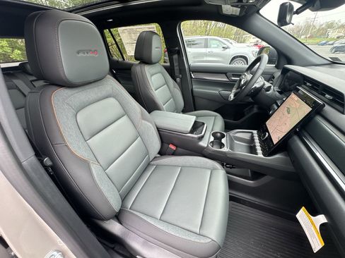 New 2026 GMC Terrain AT4 w/ Convenience Package III AWD/4WD image 26