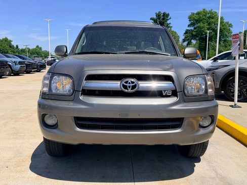 Used 2006 Toyota Sequoia Limited AWD/4WD image 2
