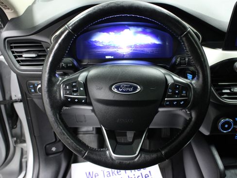 Used 2020 Ford Escape SE Sport image 16