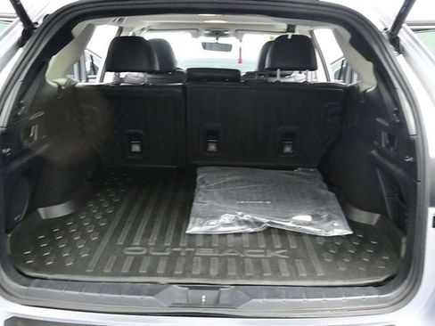 Used 2021 Subaru Outback Limited image 9