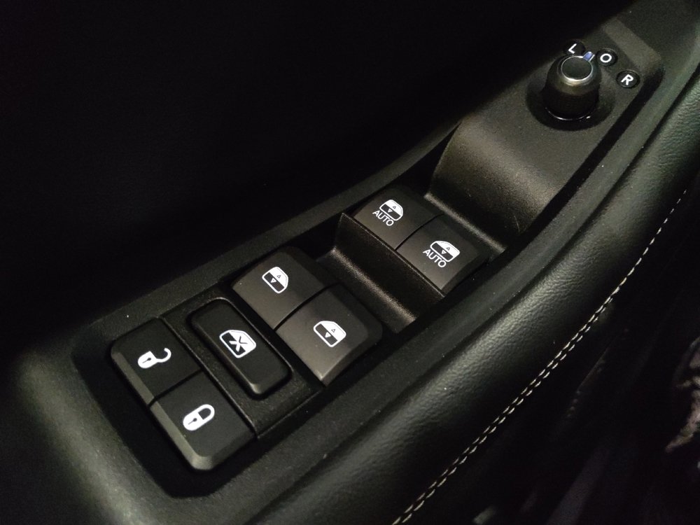 Used 2023 Jeep Grand Cherokee Altitude RWD image 27