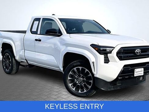 Used 2024 Toyota Tacoma SR image 3