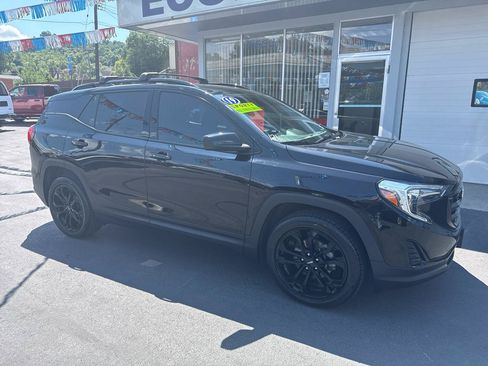 Used 2019 GMC Terrain SLE w/ Driver Convenience Package AWD/4WD image 1