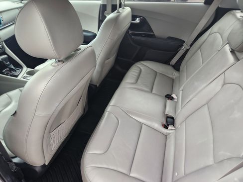 Used 2019 Kia Niro EX Premium image 10