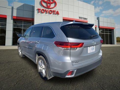 Used 2018 Toyota Highlander Limited AWD/4WD image 3