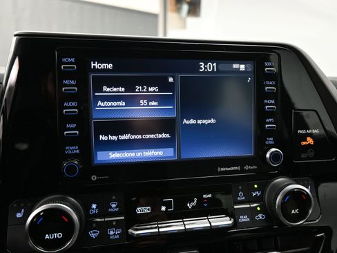 Certified 2022 Toyota Highlander XLE image 12