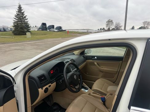 Used 2009 Volkswagen Jetta SE image 9