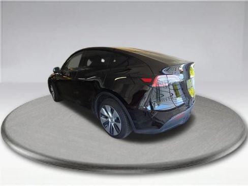 Used 2023 Tesla Model Y Long Range AWD/4WD image 9