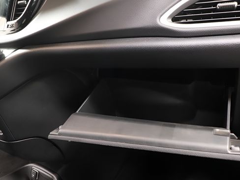 Used 2025 Chrysler Pacifica Select FWD image 21