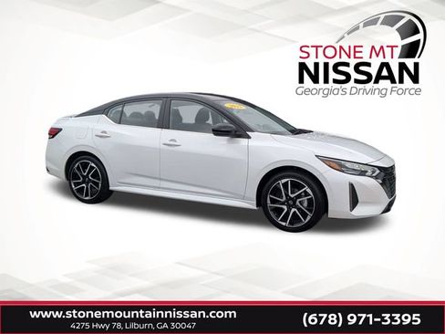 Certified 2025 Nissan Sentra SR w/ Trunk Package FWD image 1