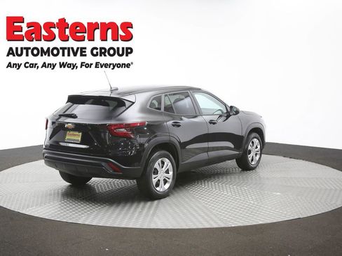 Used 2024 Chevrolet Trax LS FWD image 39
