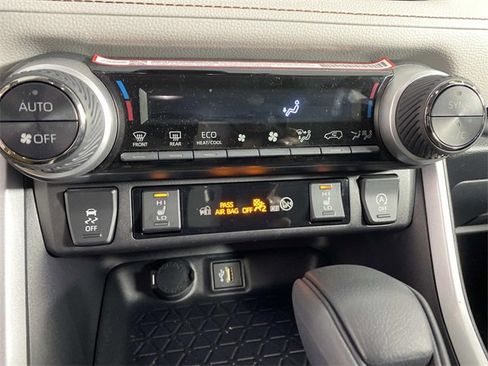 Used 2025 Toyota RAV4 XLE image 23