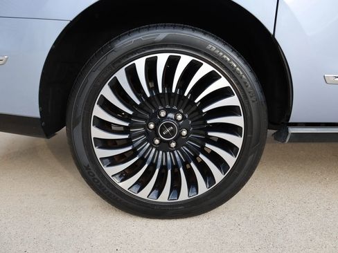 Used 2020 Lincoln Navigator L Black Label w/ Cargo Convenience Package image 23