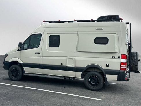 Used 2018 Mercedes-Benz Sprinter 2500 image 6