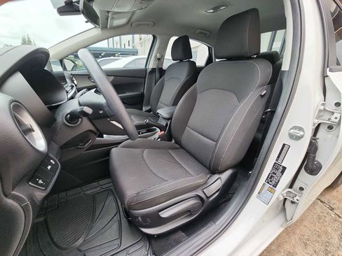 Used 2019 Kia Forte LXS image 12