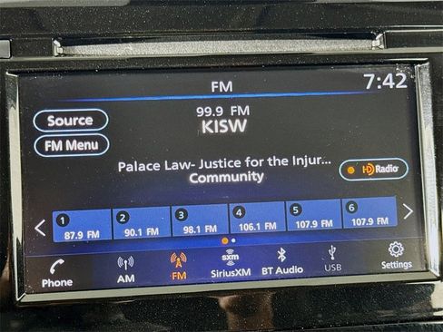 Used 2020 Nissan Rogue SV w/ Premium Package image 35