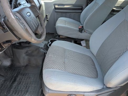 Used 2016 Ford F250 XL w/ XL Appearance Package AWD/4WD image 8