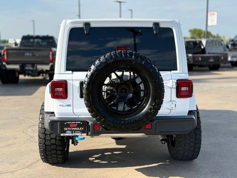 Used 2022 Jeep Wrangler Unlimited Sahara w/ Cold Weather Group AWD/4WD image 7