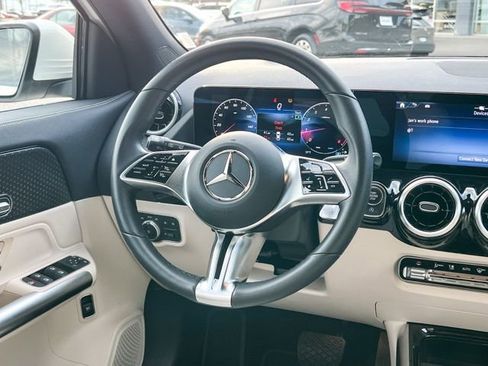 Used 2025 Mercedes-Benz GLA 250 4MATIC image 14