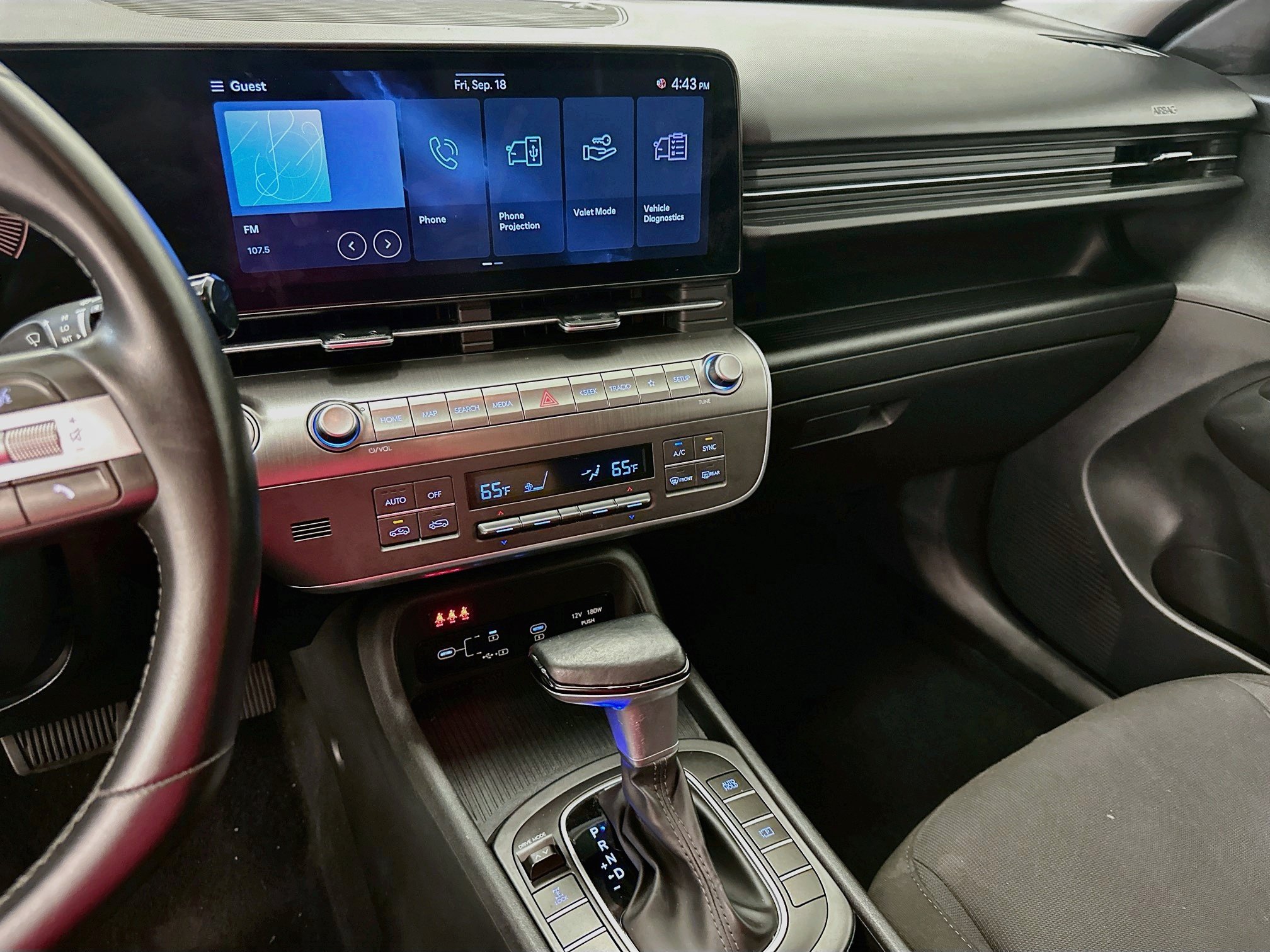 Used 2025 Hyundai Kona SEL AWD/4WD image 25