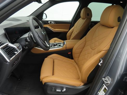 Certified 2025 BMW X5 xDrive40i w/ Parking Assistance Package image 19