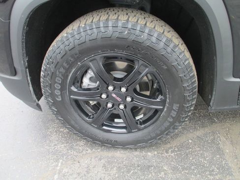 Used 2023 GMC Acadia AT4 w/ Technology Package AWD/4WD image 14