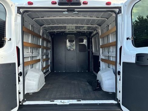 Used 2025 RAM ProMaster 2500 w/ U-Haul Equipment Group FWD image 25