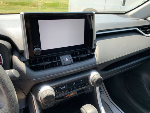 Used 2024 Toyota RAV4 LE AWD/4WD image 20