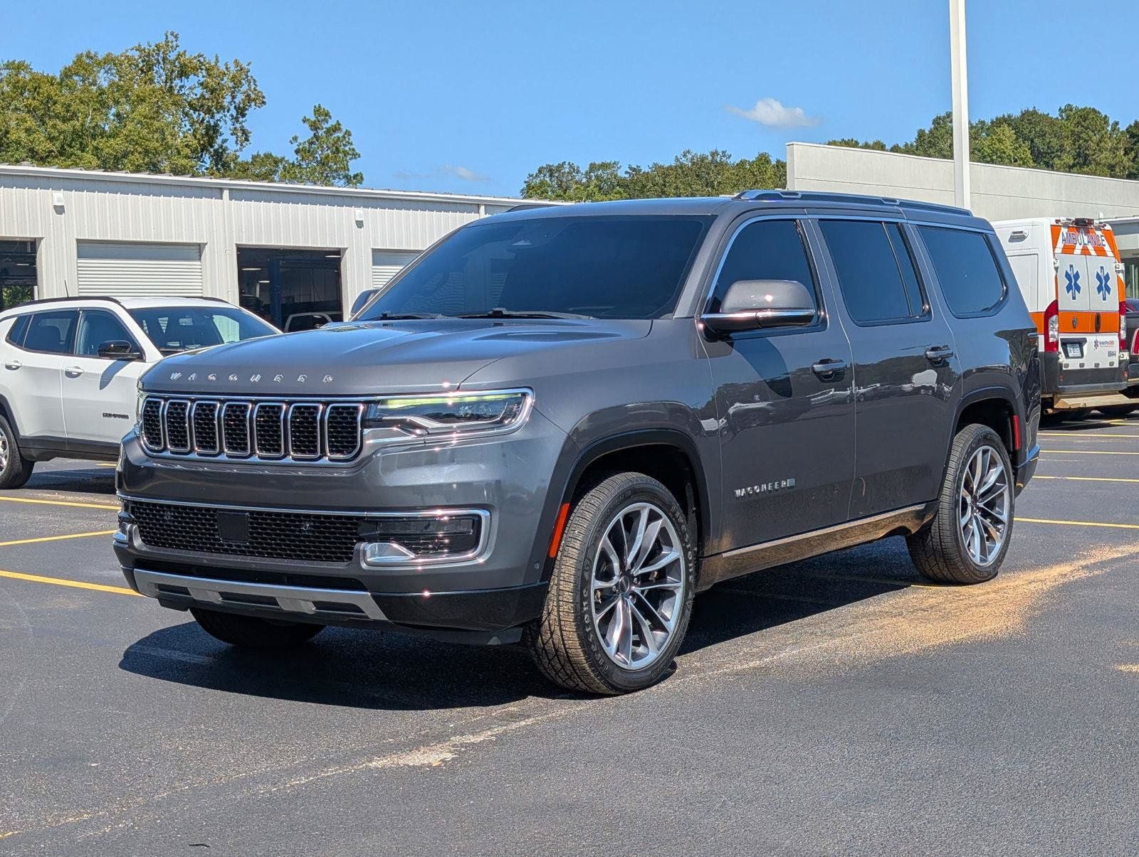 Used 2022 Jeep Wagoneer Series III w/ Premium Group I RWD image 1