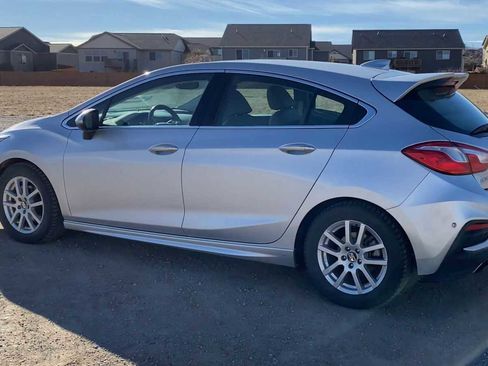 Used 2017 Chevrolet Cruze Premier image 6